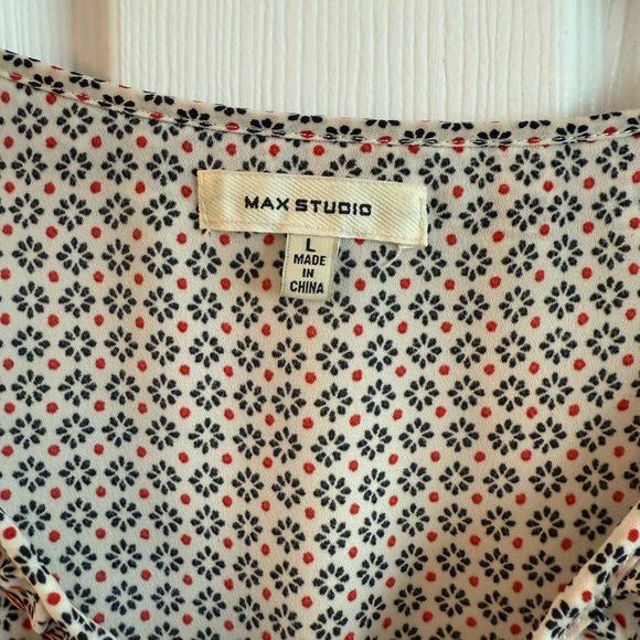 Max Studio Black and White Geometric Long Sleeve Dress - Picture 4 of 7